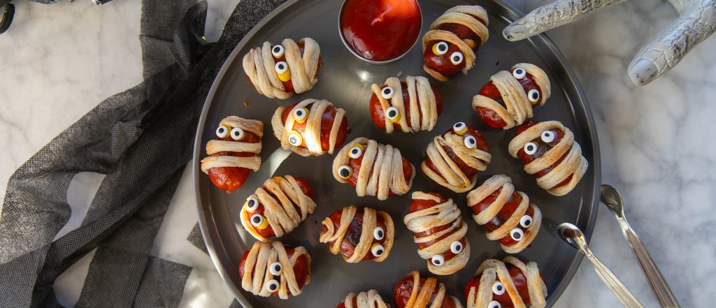 Halloween Jalapeno Cheddar Mummy Poppers